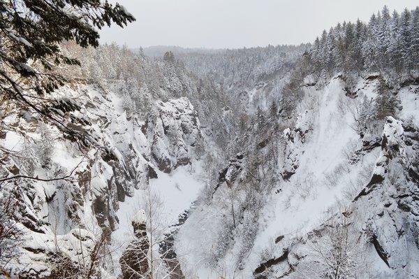 长白山天池+万达小镇滑雪+汉拿山温泉+童话雪乡+哈尔滨双飞5日游