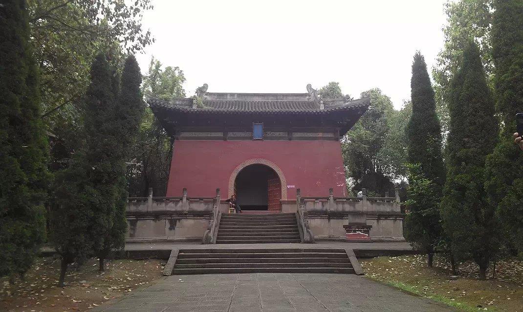 成都+峨眉山+乐山+青城山+都江堰双飞6日跟团游 天府一号 L四川