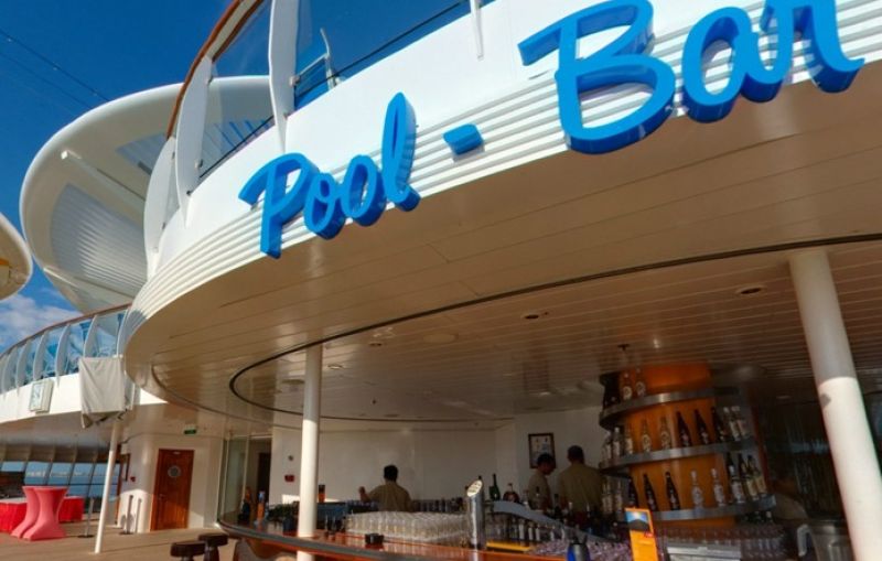 Pool Bar