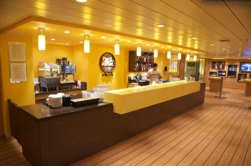 Pier 3 Bar