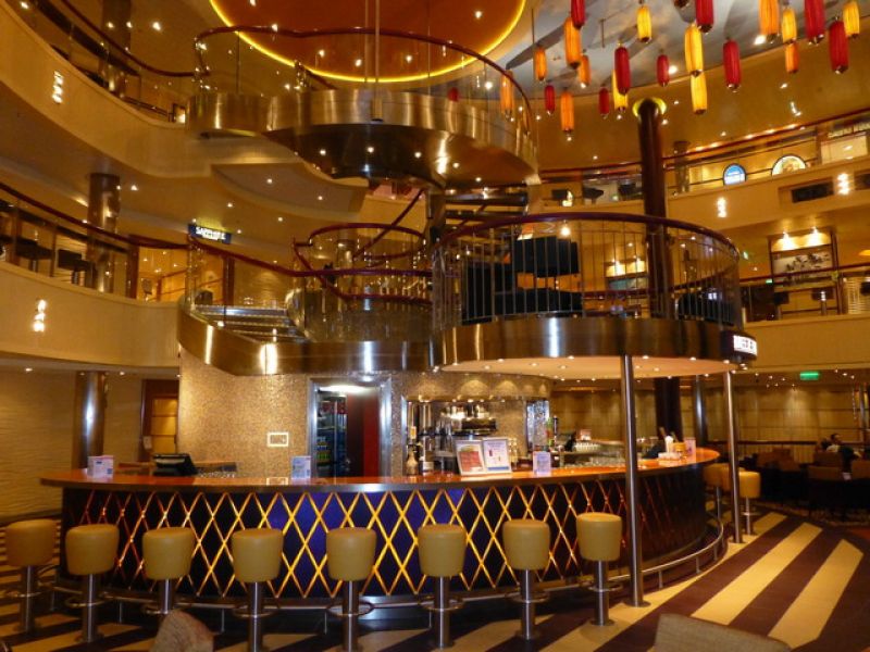 Breeze Atrium Lobby Bar
