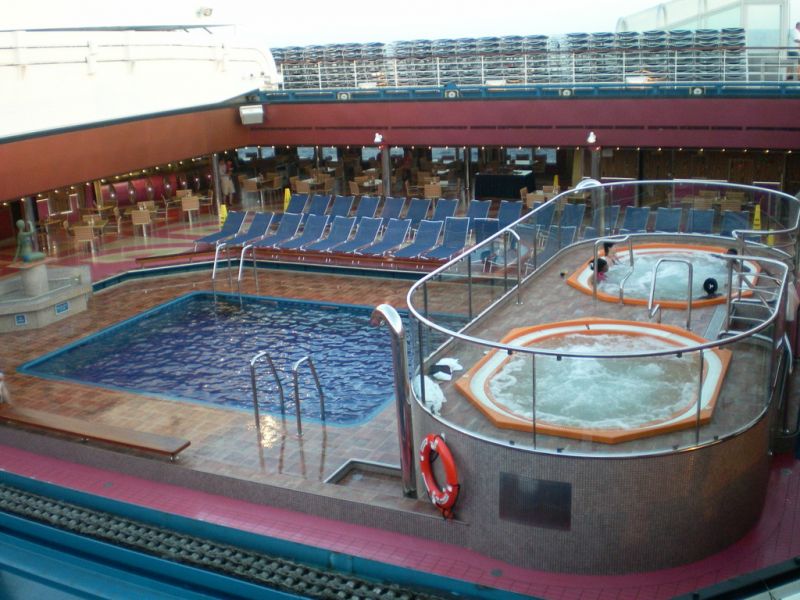 Endless Aft Pool Bar