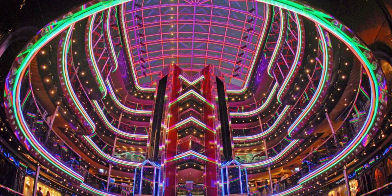 Grand Atrium Plaza Bar
