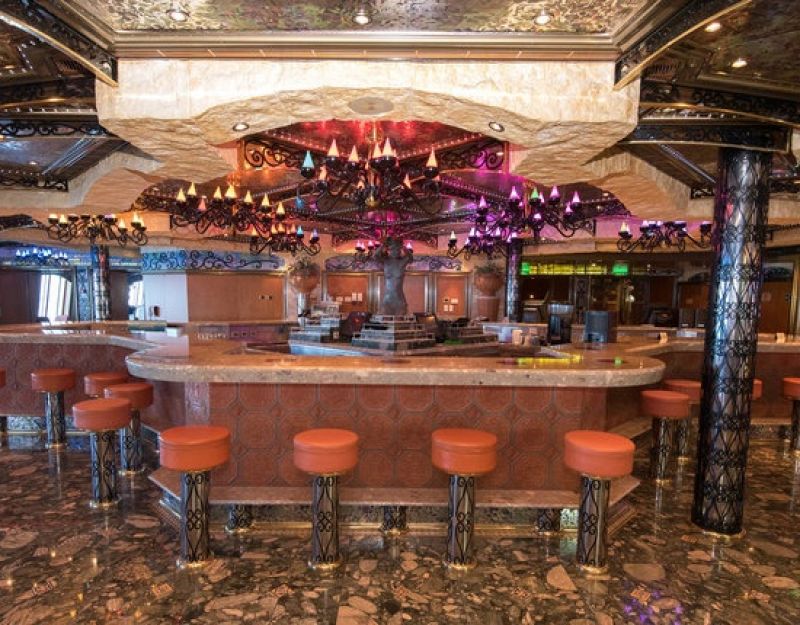 Promenade Bar