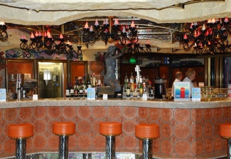 Flowers Lobby Bar