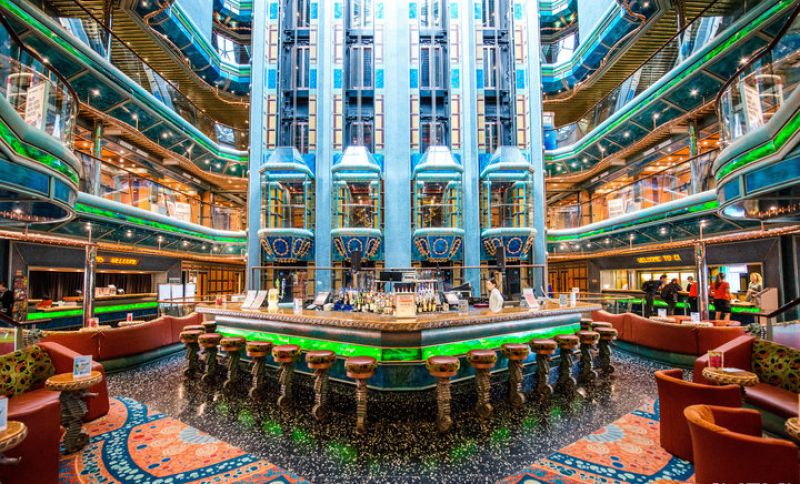 Seven Seas Lobby Bar