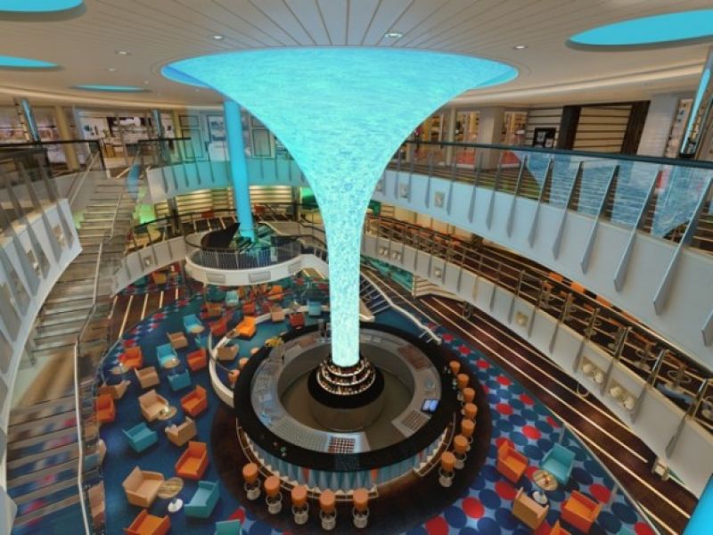 Vista Atrium Bar