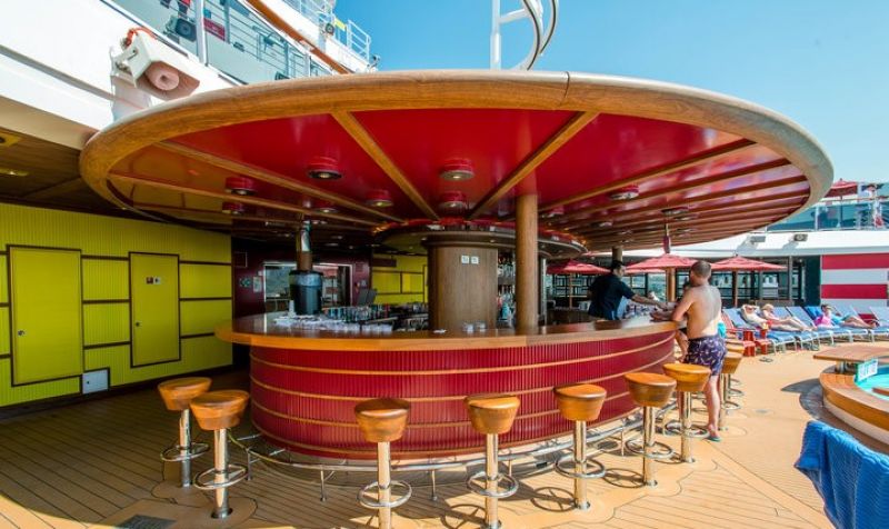 Tides Bar