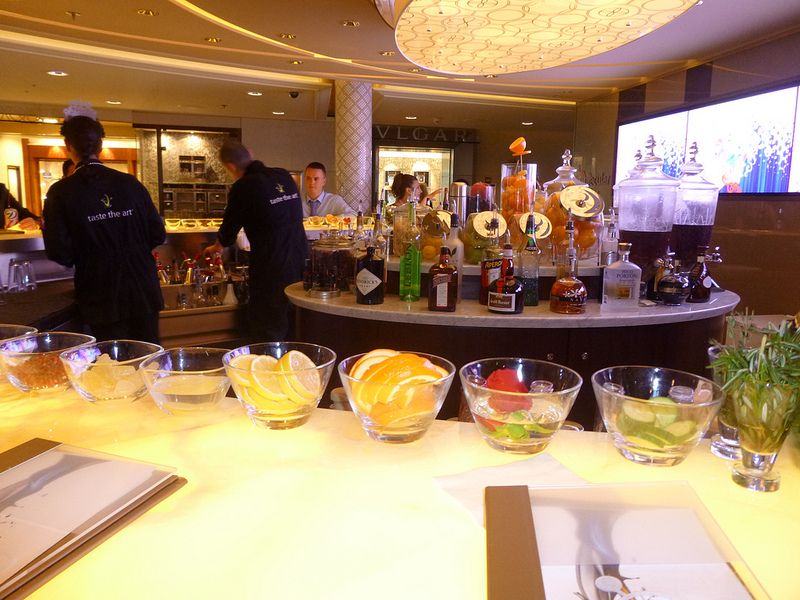 Molecular Bar