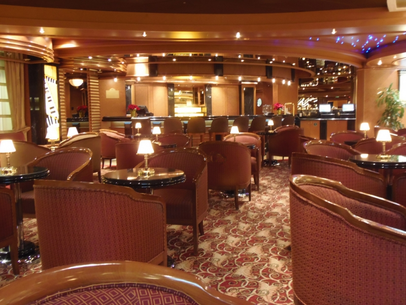 Crooners Lounge & Bar