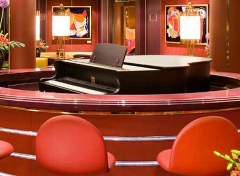 Piano Bar