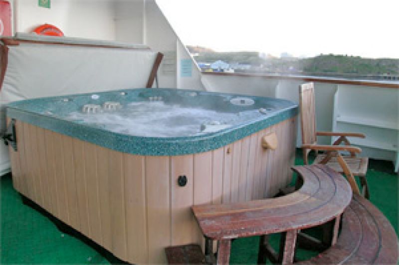 按摩浴池