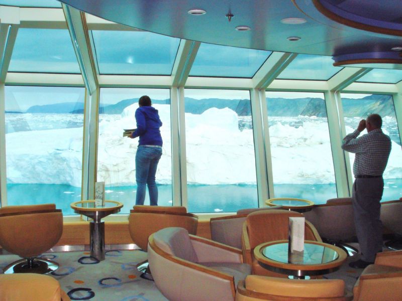 Explorer Lounge & Bar