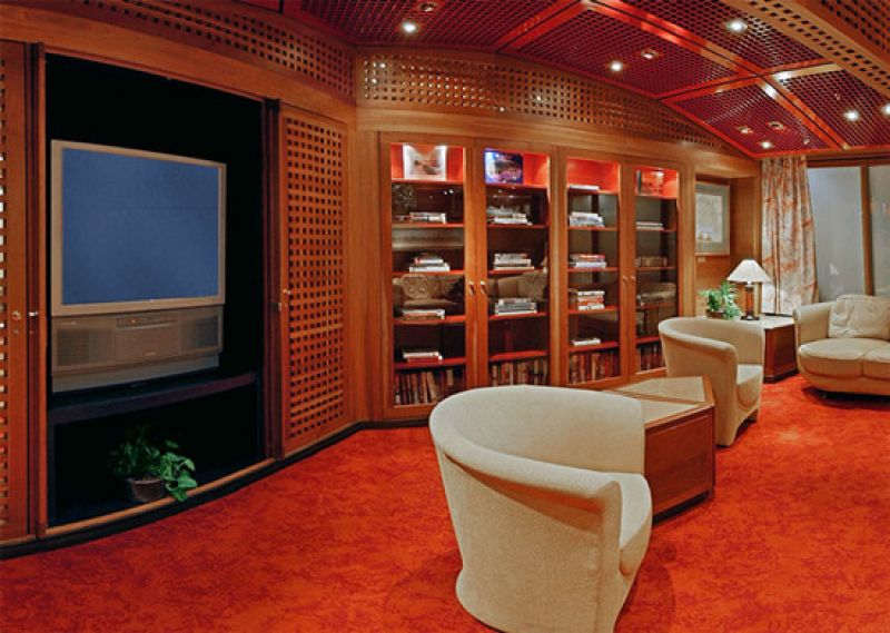 Neptune Lounge