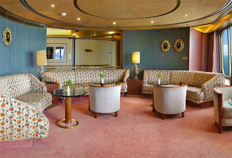 Explorers Lounge