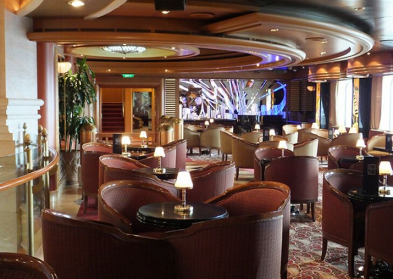 Crooners Lounge and Bar