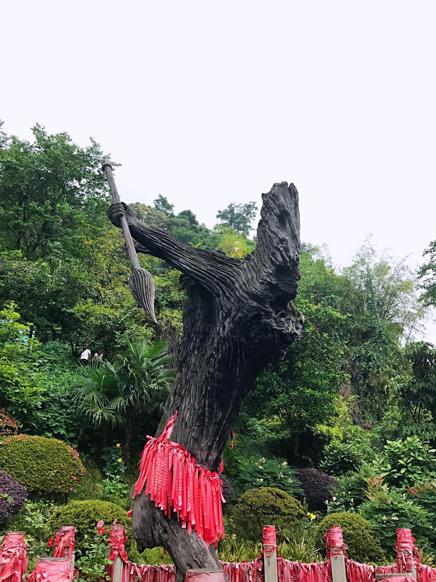 成都+熊猫+武侯祠+川菜博物馆+乐山+都江堰双飞5日跟团游 M四川