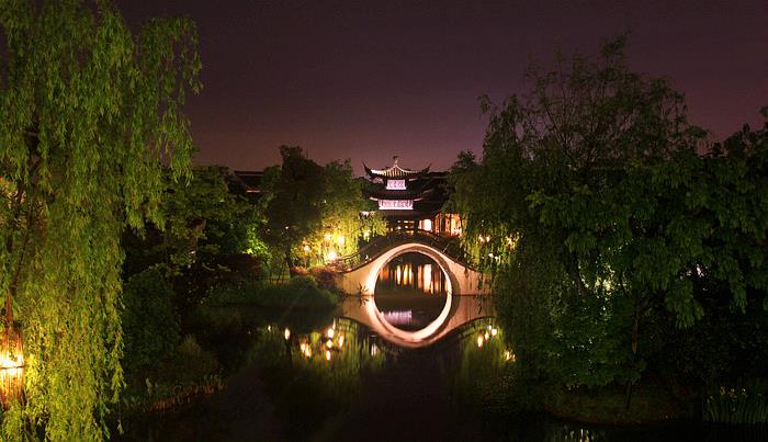 杭州雷峰塔灵隐飞来峰+夜游乌镇西栅+苏州拙政园+无锡+南京5日游