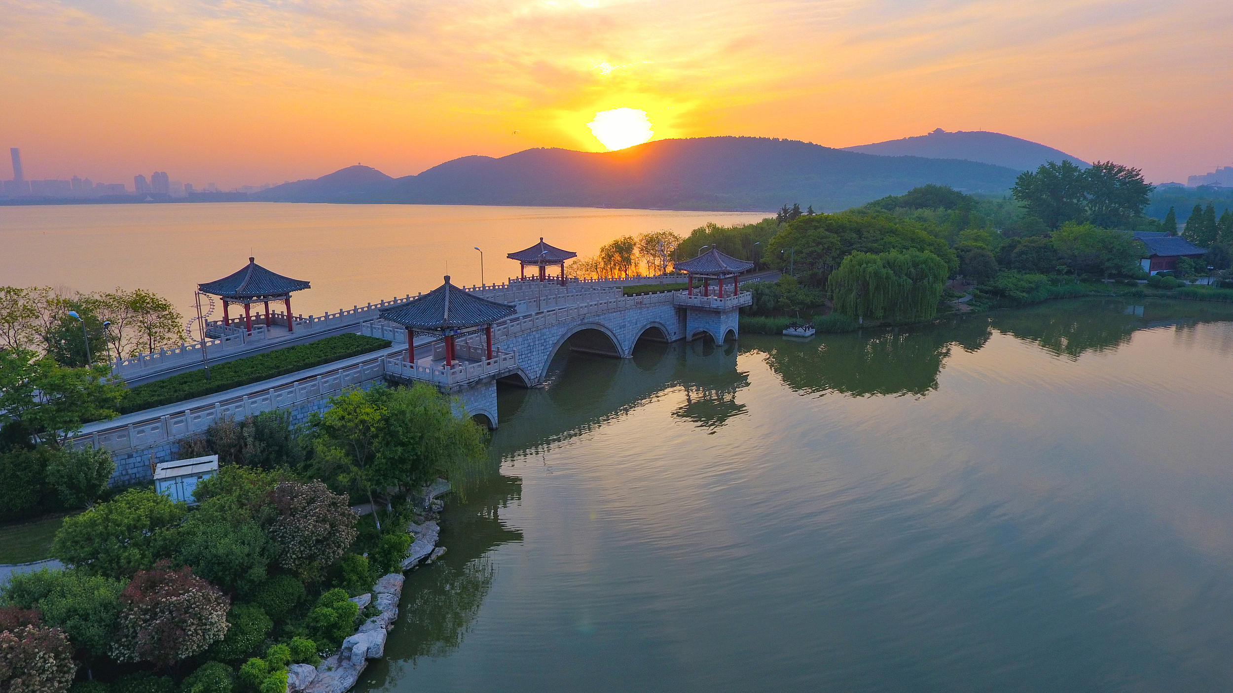 云龙湖