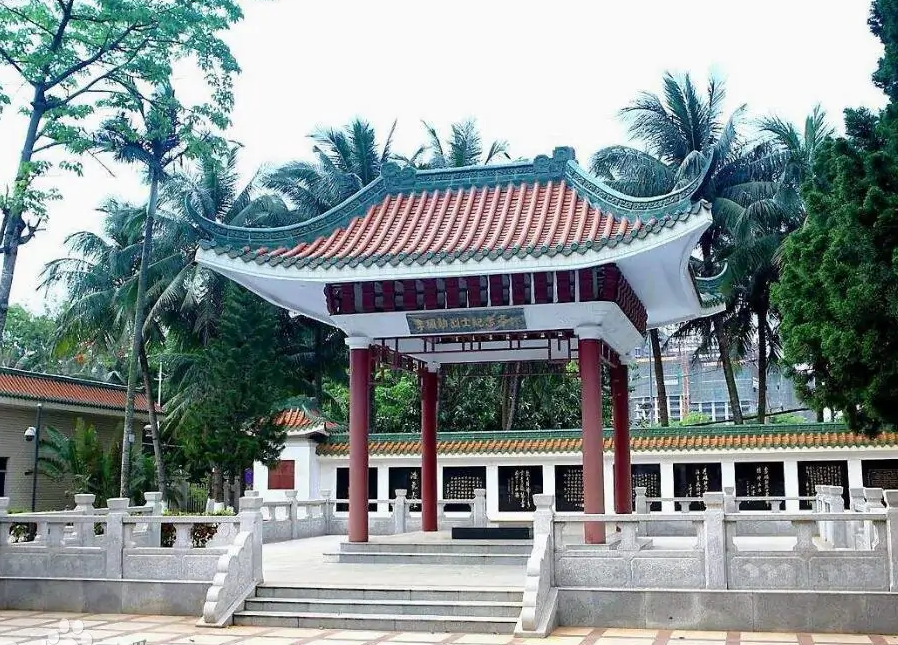 李硕勋烈士纪念亭