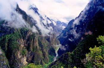 巴拉格宗大峡谷