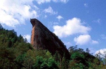鹰嘴岩