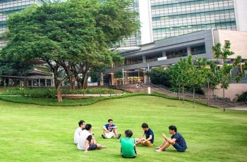 新加坡国立大学