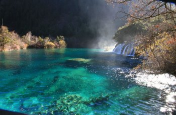 卧龙海
