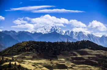 哈巴雪山