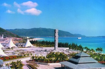 亚龙湾中心广场