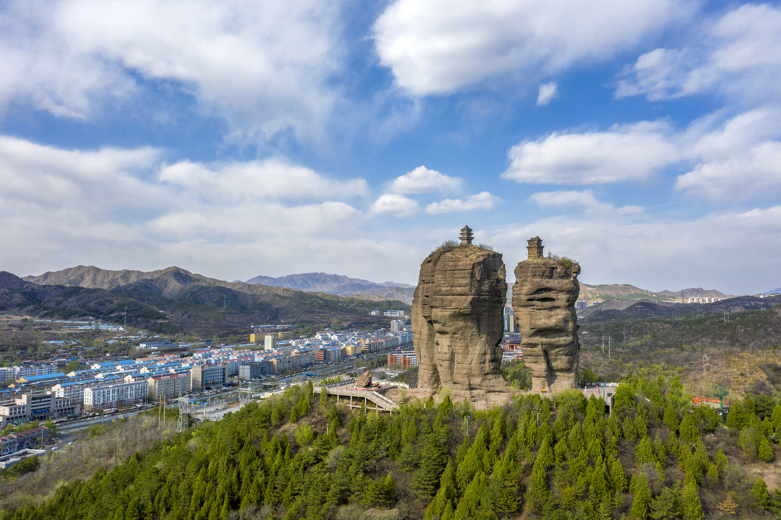 双塔山