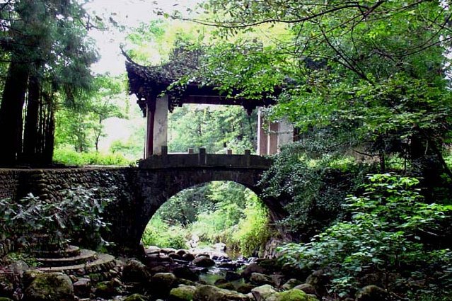 雨华亭