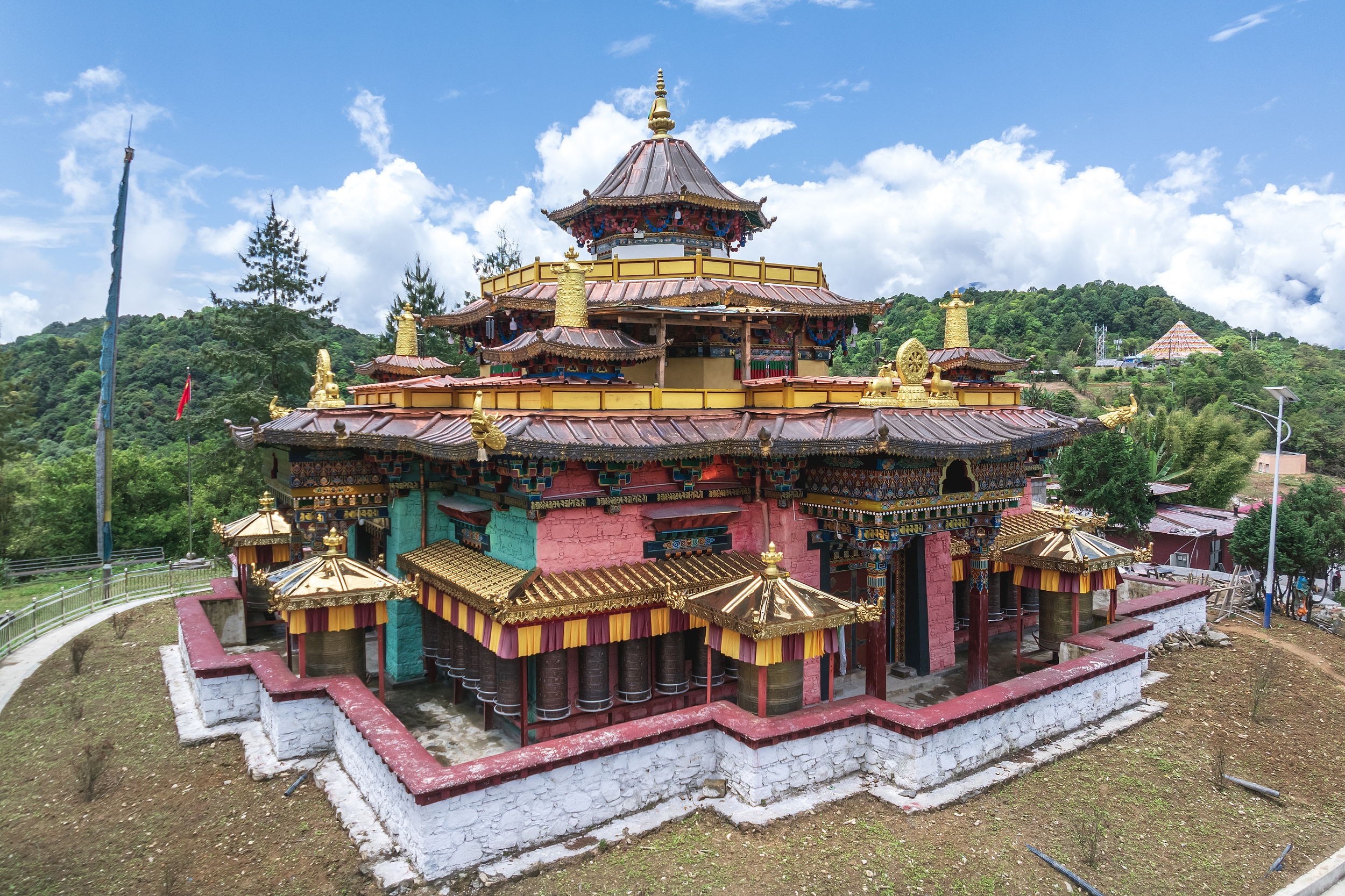 仁钦崩寺