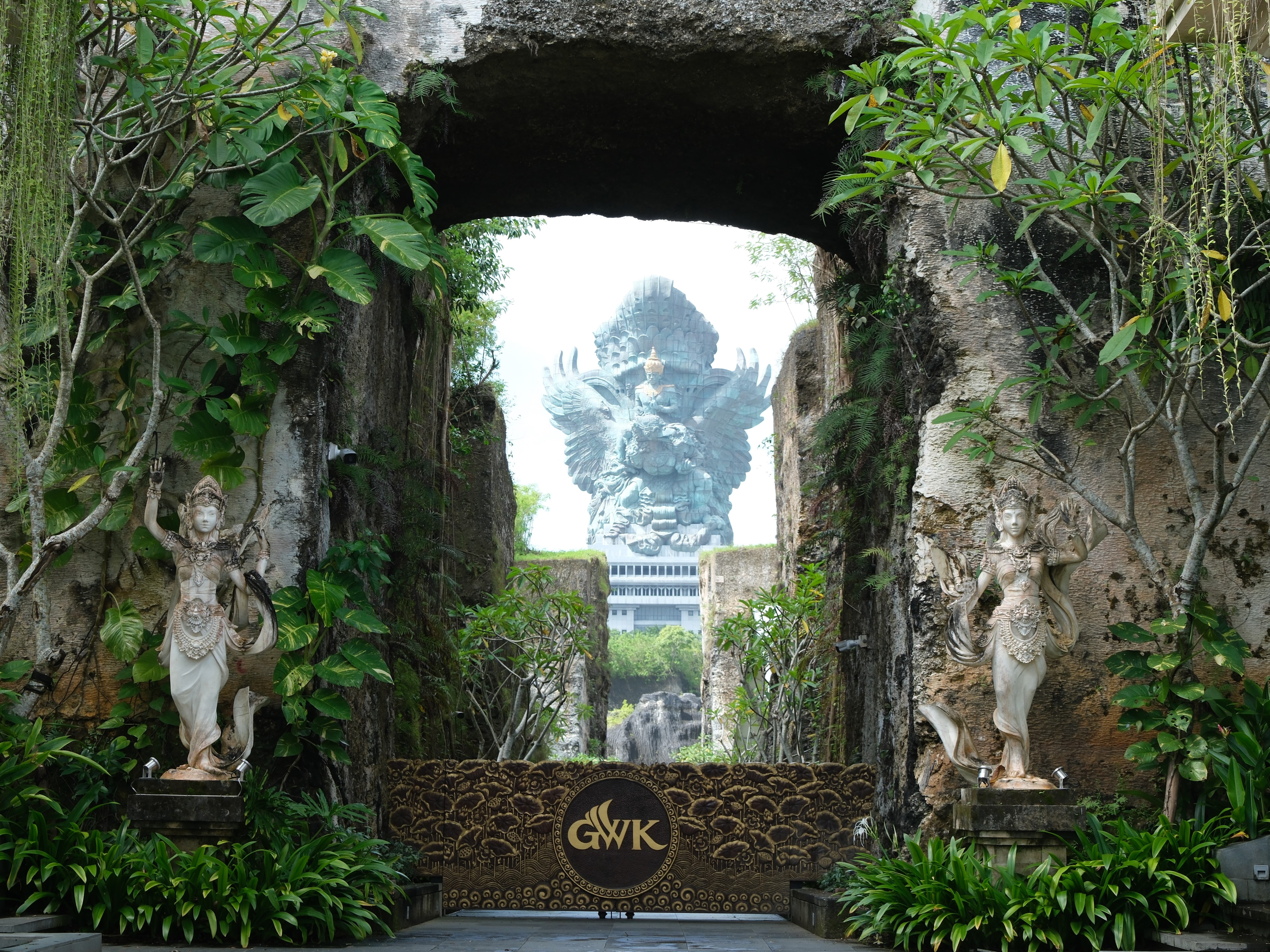 神鹰广场
