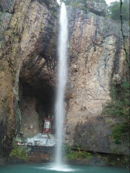 东仰山水帘洞
