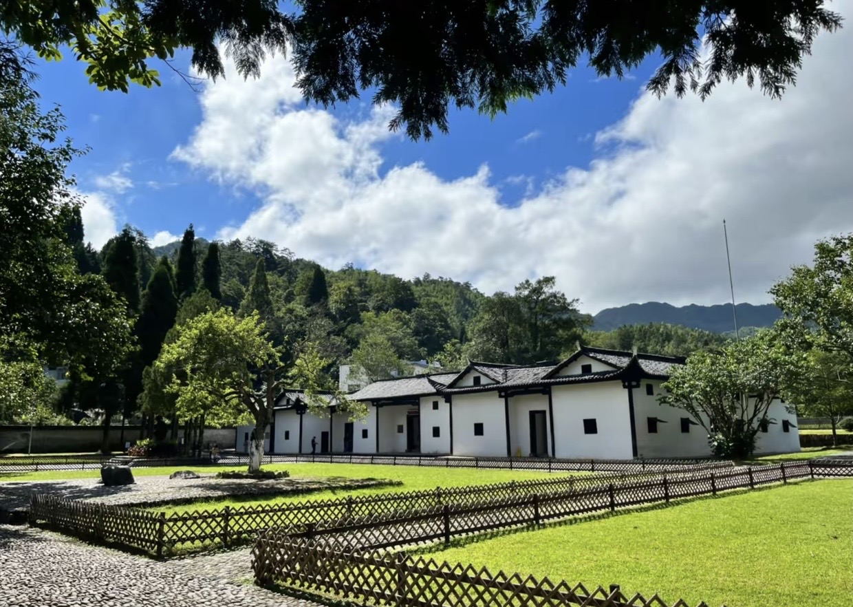 小井