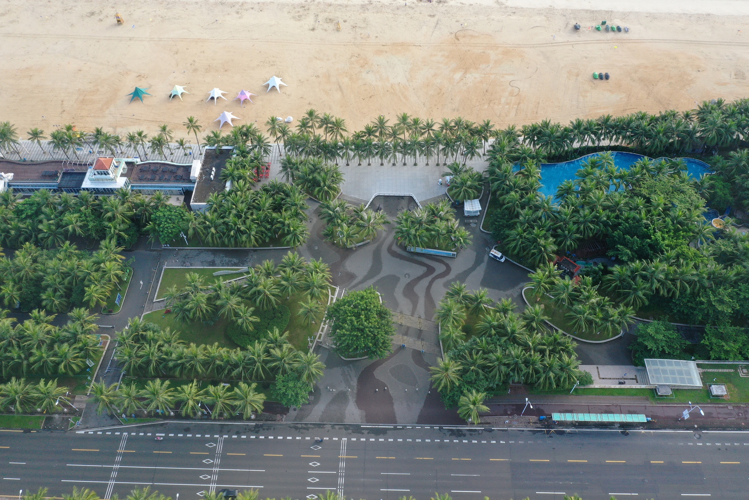 假日海滩小鱼温泉
