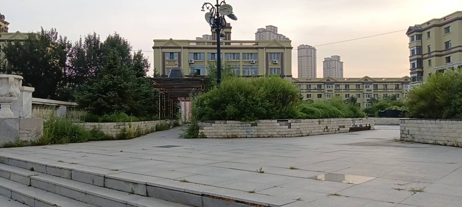 红旗小区空中巴比伦花园