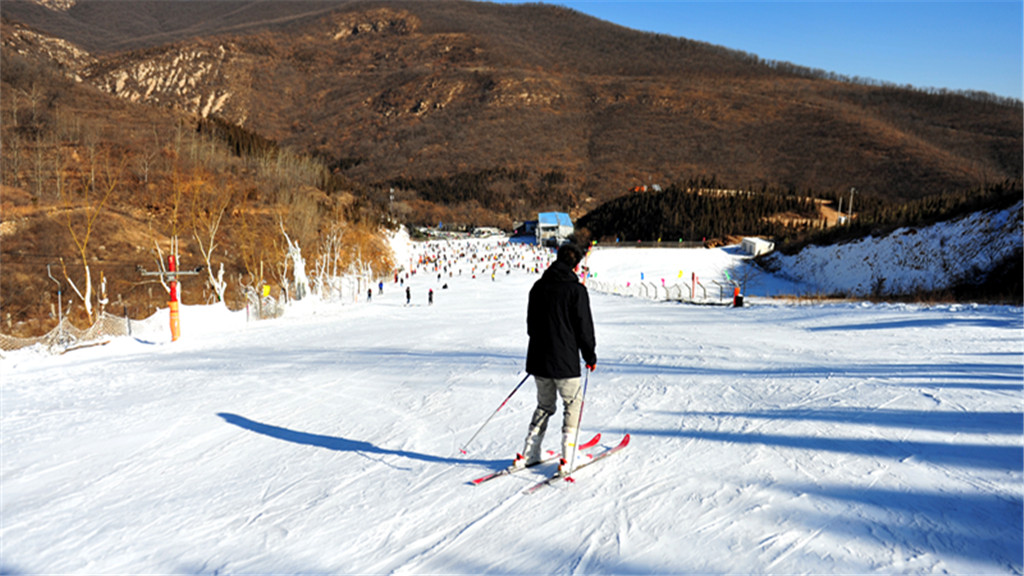 嵩山滑雪滑草场