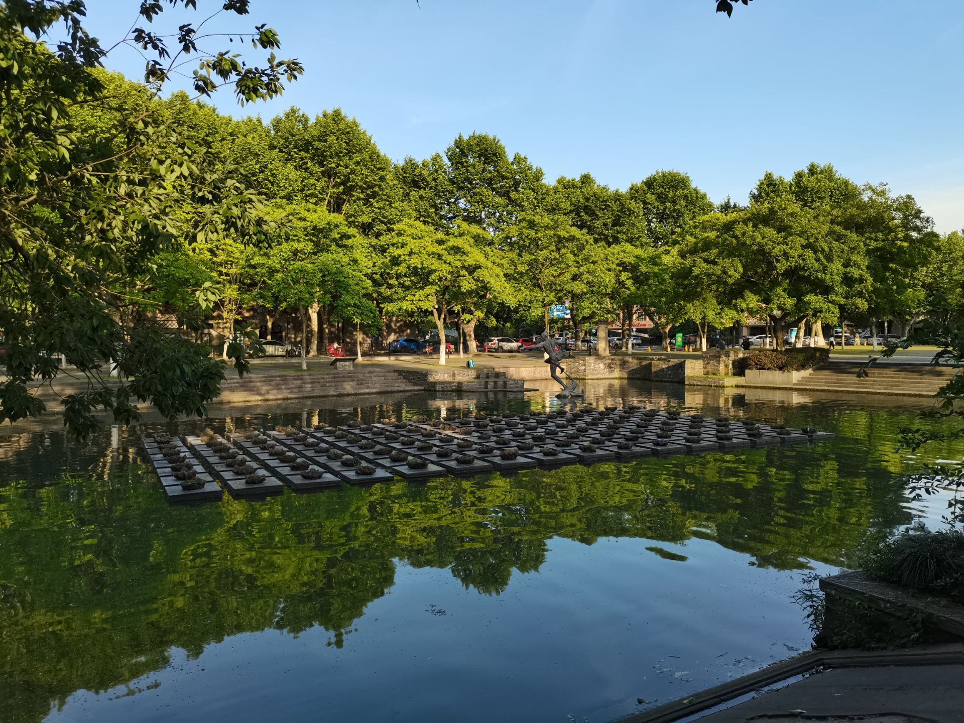 湖滨晴雨