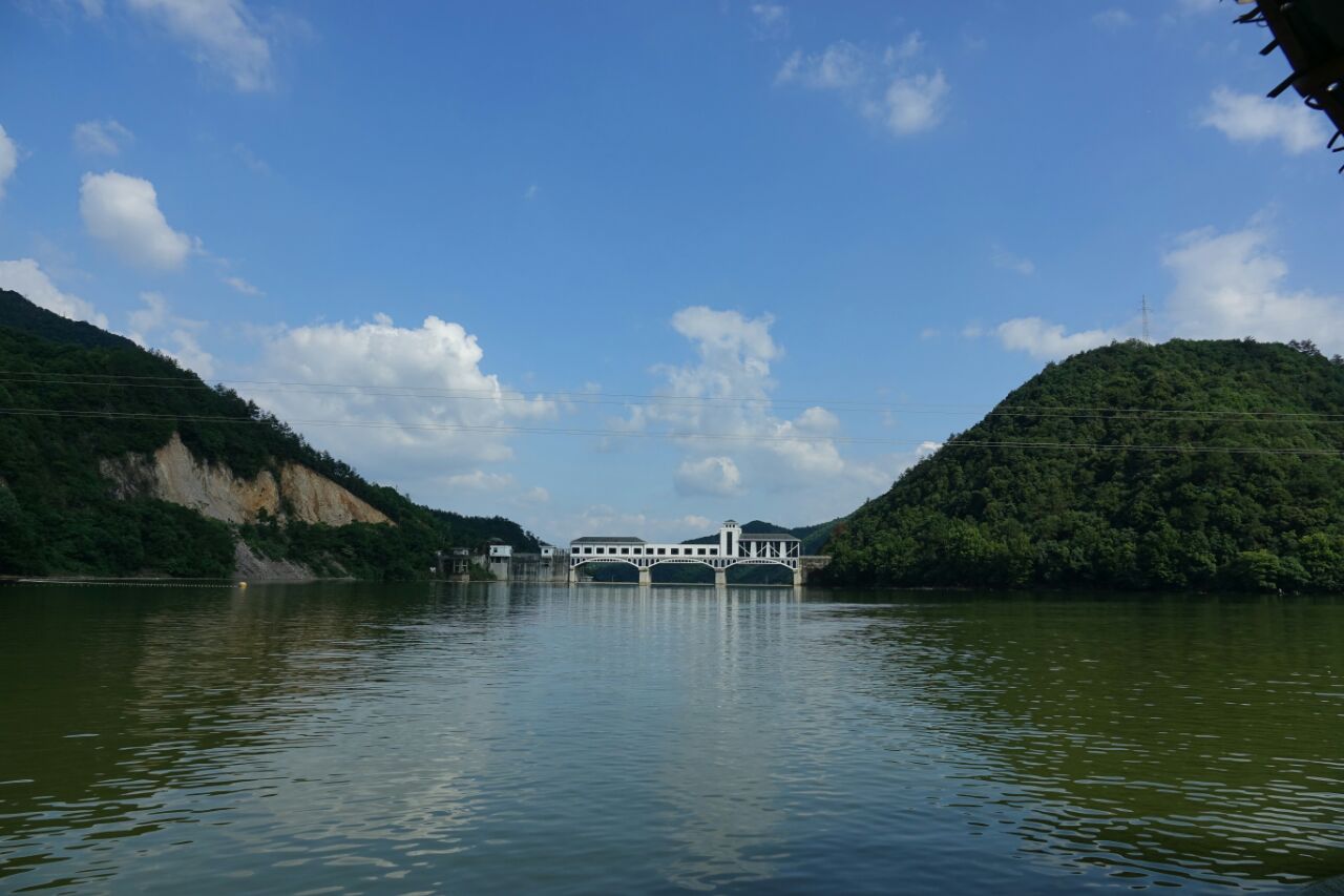 岩岭湖