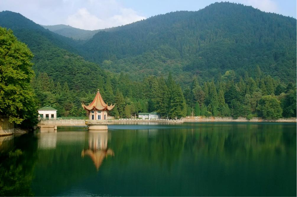【过年】庐山+婺源+黄山+景德镇+南昌双卧6日游