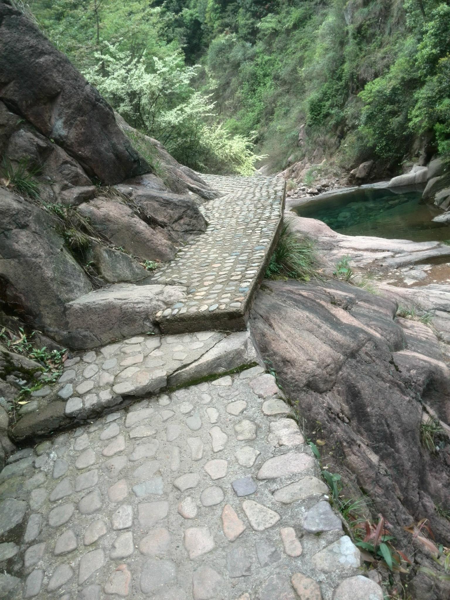 桐庐高端半边山民宿 新安江玉温泉 逛梅城古镇 三日游 ZF桐庐