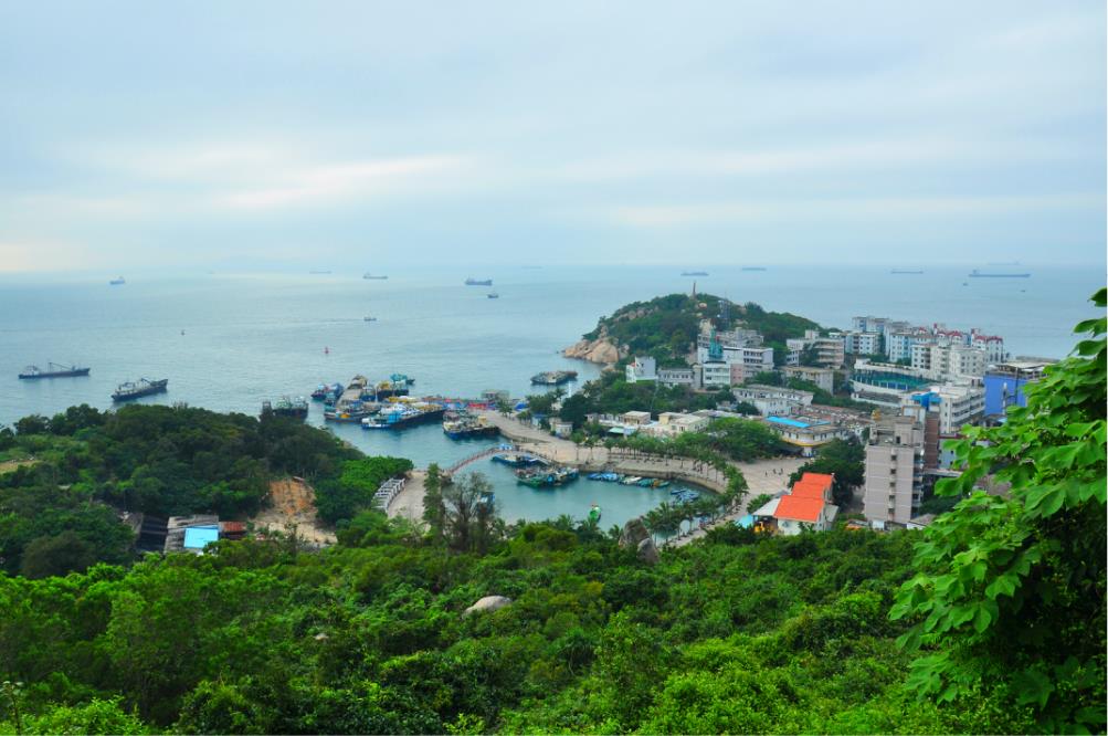 广东十五城一岛一湾双卧12日游